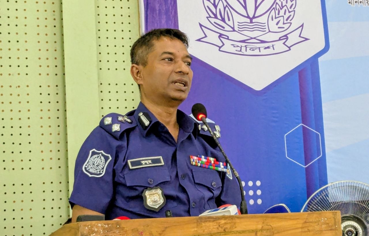 মাদকের শিকড় উপড়ে ফেলতে এবার কঠোর পুলিশ: রাঙামাটিতে ডিআইজি